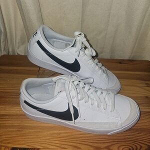 Nike sneakers Sz 7Y